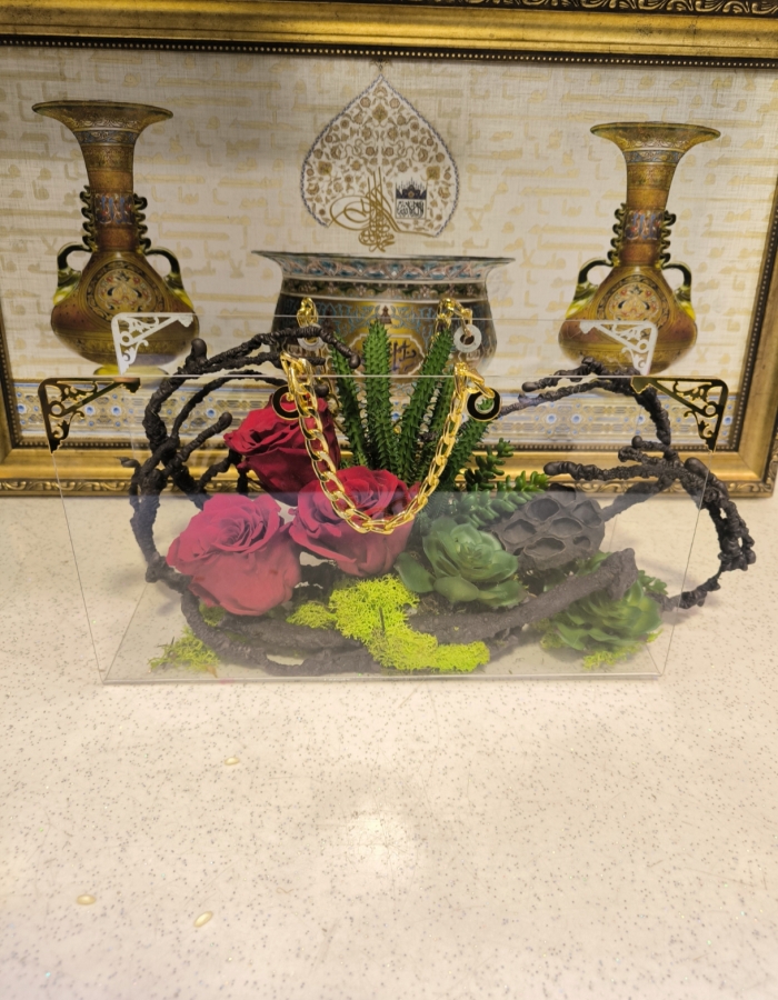 Solmayan Canlı Gül Şoklanmış