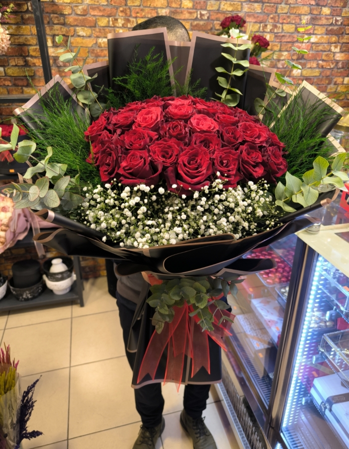 41 Kırmızı Gül Buketi 